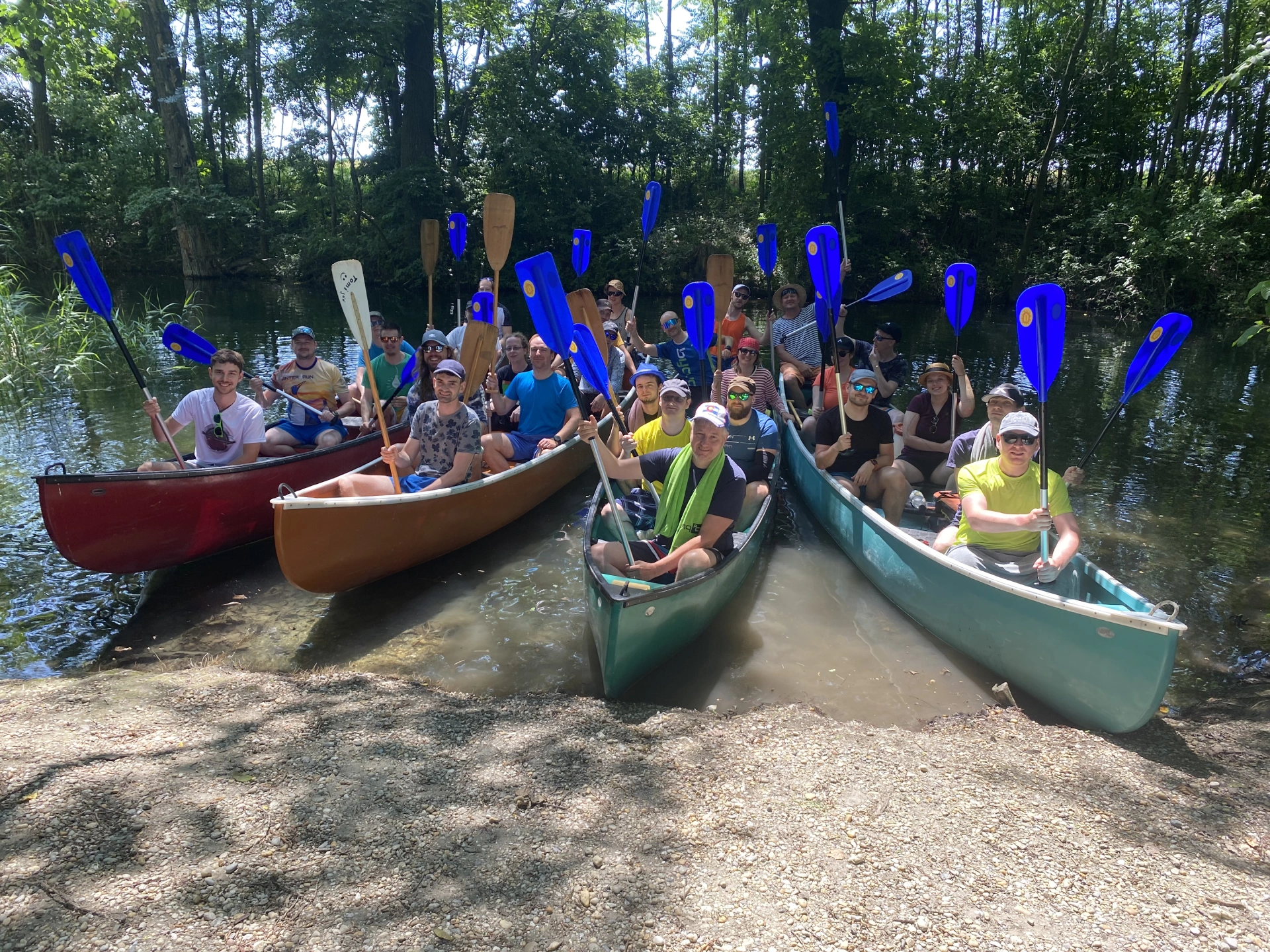 profiq team canoeing