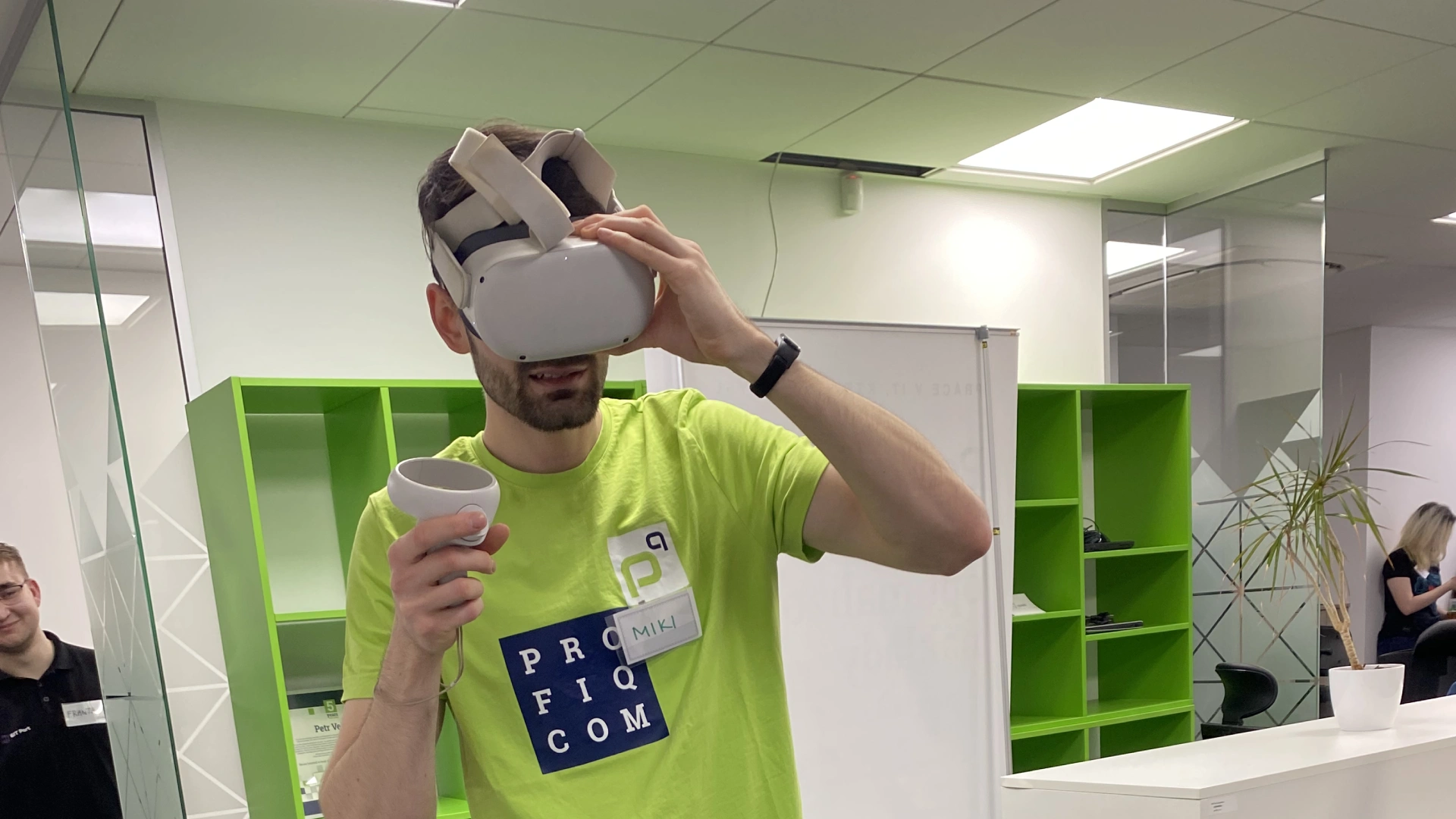 profiq employee using a virtual reality headset