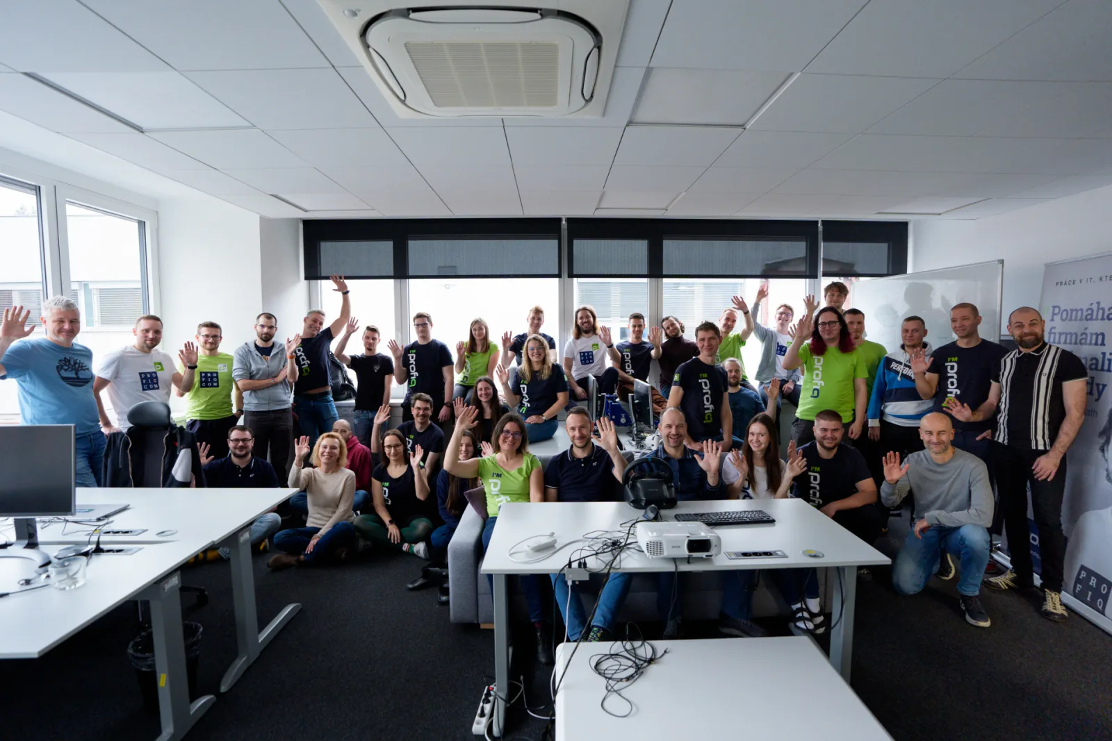 profiq team discussion in the office