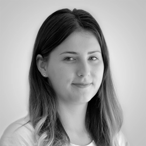 Armana Hájovská, Front-End Developer